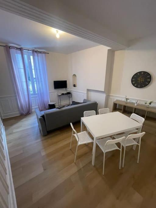 Appartement Ancien A Orleans Bagian luar foto