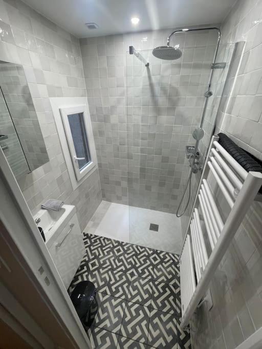 Appartement Ancien A Orleans Bagian luar foto